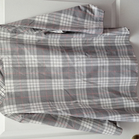 e IZOD Pink and Gray Checkered Top Size XXL.  EUC - Picture 3 of 4